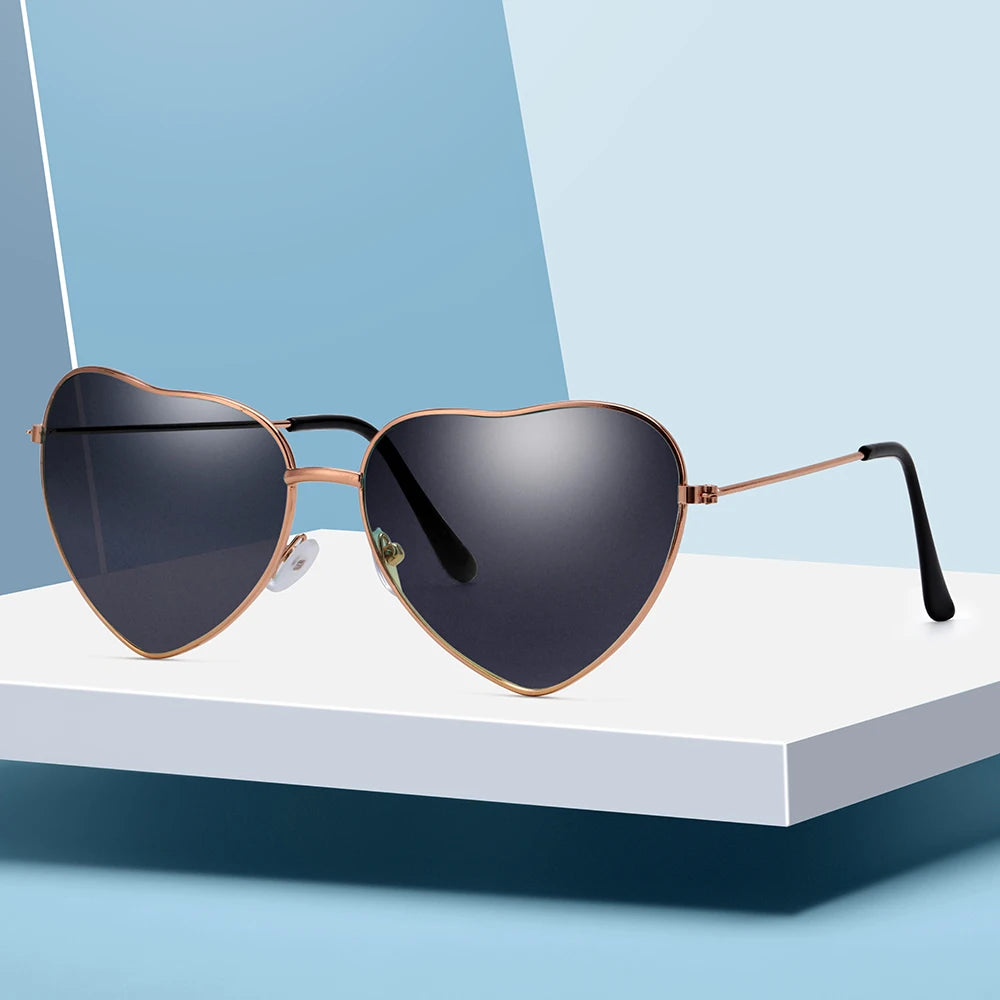 Ladies Fashion Metal Frame Sunglasses Fancy Dress Retro Heart Shaped Gradient Lens Sunglasses UV 400 Outdoor Goggles