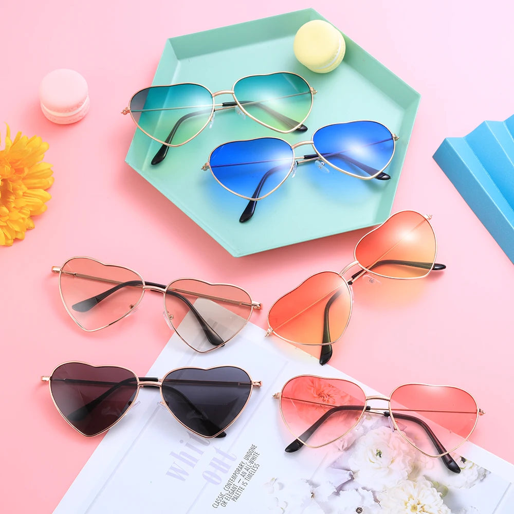 Ladies Fashion Metal Frame Sunglasses Fancy Dress Retro Heart Shaped Gradient Lens Sunglasses UV 400 Outdoor Goggles