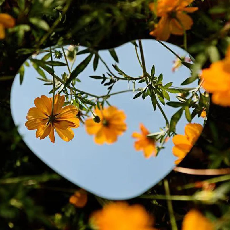 Heart Convex Mirror Round Moon Shaped Mirrors Travel Photo Props Wide-angle Lens for Photography Portable Makeup Mirrors