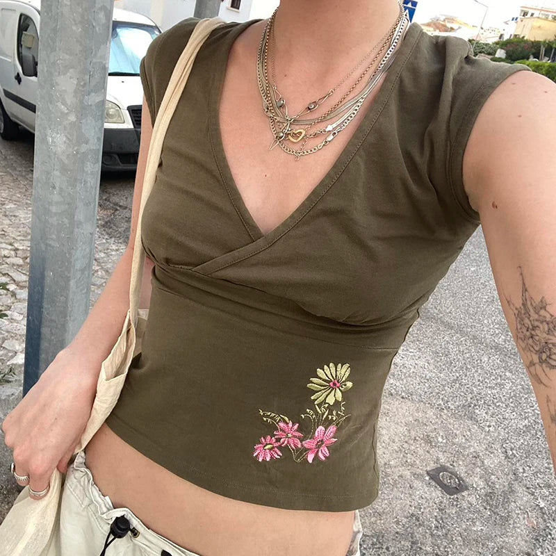 SUCHCUTE Retro Geen Floral Embroidery V Neck Cap Sleeve Tops Y2k Women's Slim T-shirt Chic Streetwear Slim Top Summer Clothes